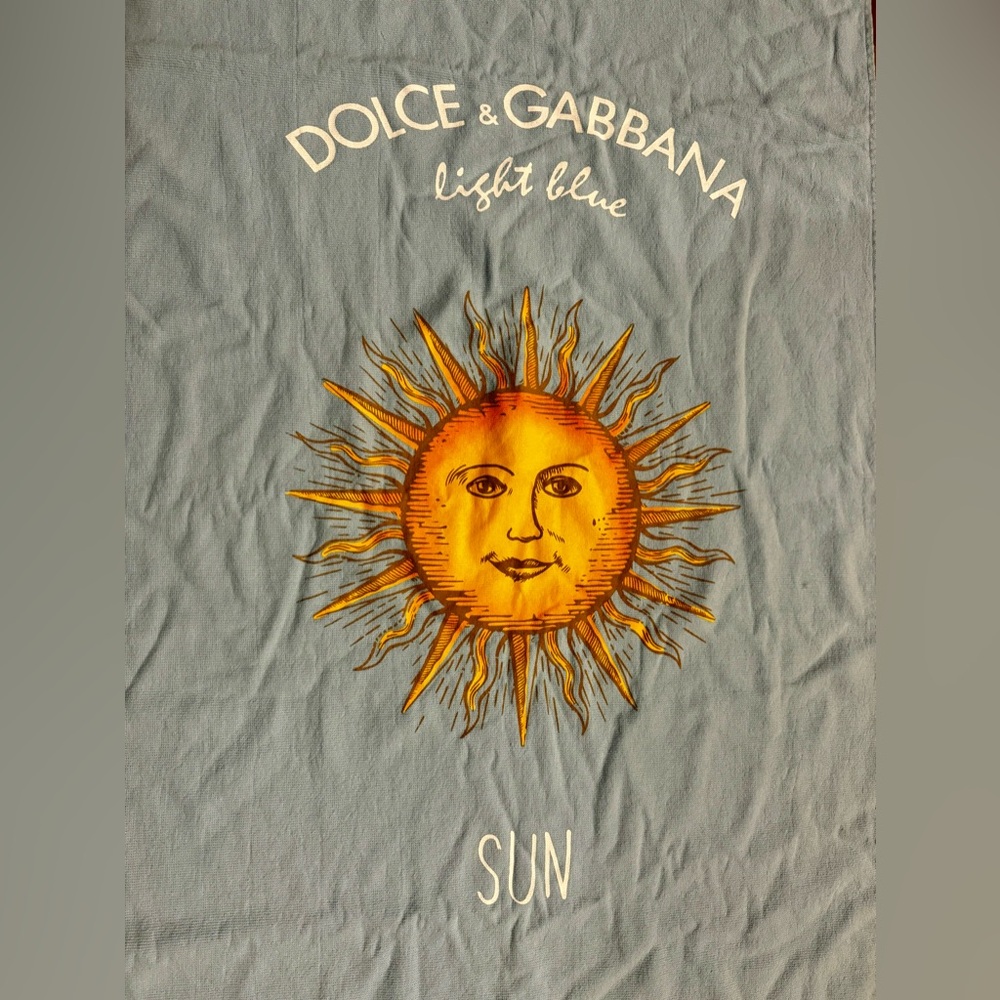 Dolce & Gabbana Towel & Ping Ball/ Paddle Ball Set - Picture 4 of 5